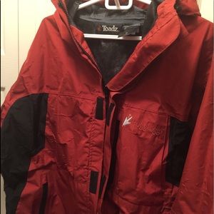 Water proof wind hooded windbreaker.